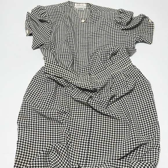 Talbots Dresses & Skirts - Talbots black and white button up dress, shoulder pads